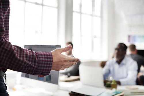 Como criar um treinamento de vendas eficaz em 3 passos