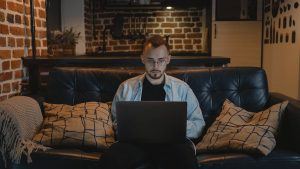 estratégias para minimizar despesas: trabalho remoto